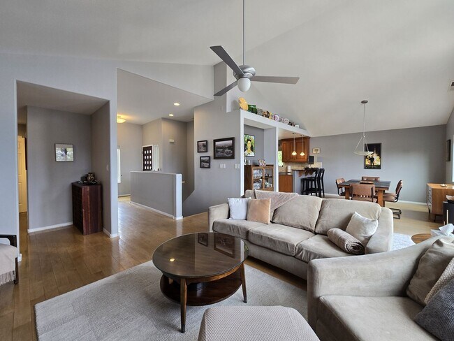Photo - Beautiful Quemazon Home (5085 Alegria)