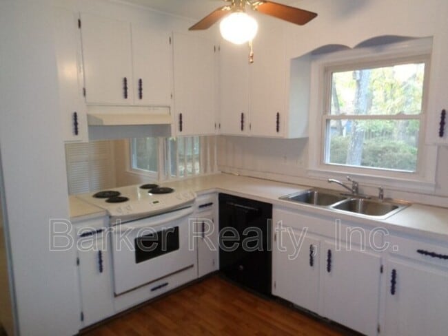 Photo - 309 White Oak Dr