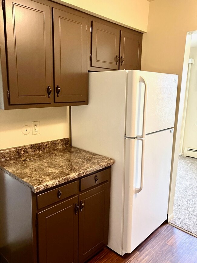 Kitchen View 3 - 2910 Gardentown Dr SW Unit 9
