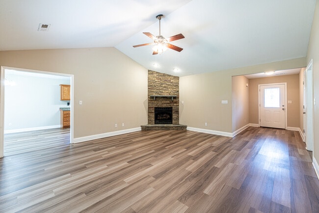 Photo - 637 Marston Ln