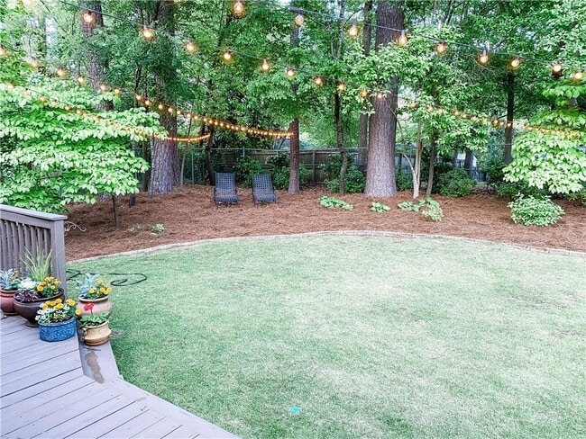 Photo - 2841 Cravenridge Dr NE