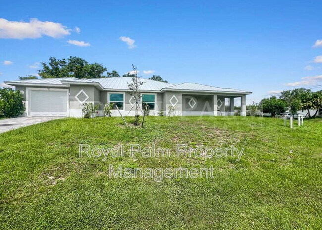 Photo - 745 Harry Ave S