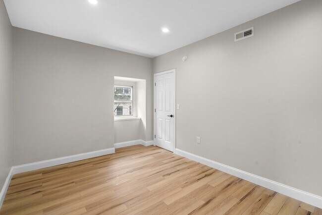 Photo - 505 Cathedral St