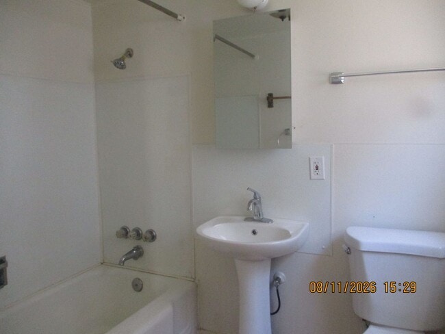 Photo - 212 N C St Unidad #1