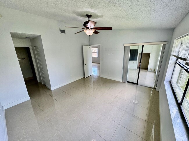 Photo - 9657 Riverside Dr