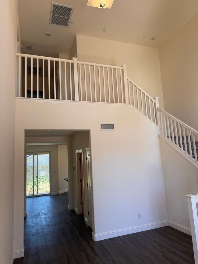 Photo - New 5 Bedroom, 3.5 Bath Available Now!