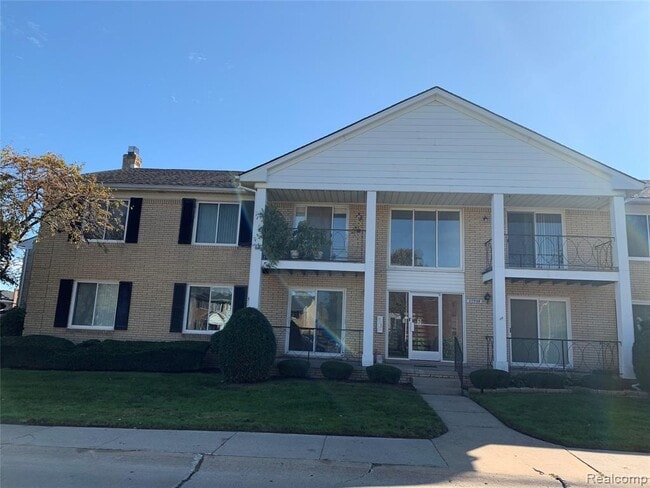 Building Photo - 37098 Camelot Dr Unit 2
