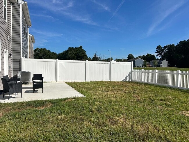 851 Derwent Ln