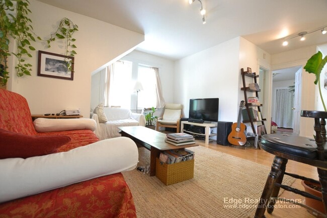 Photo - 103 Kenrick St Unidad 1