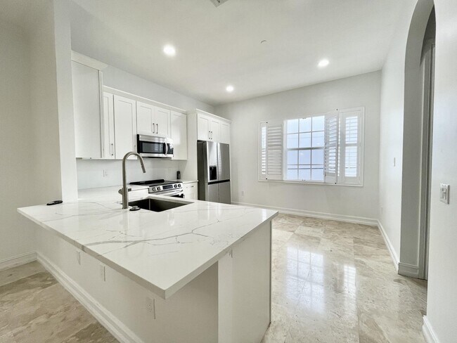 Photo - 632 Renaissance Way