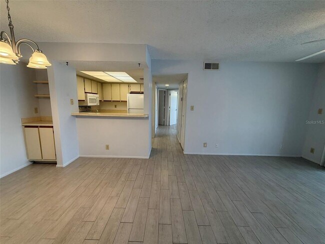 19505 Quesada Ave Unidad AA201