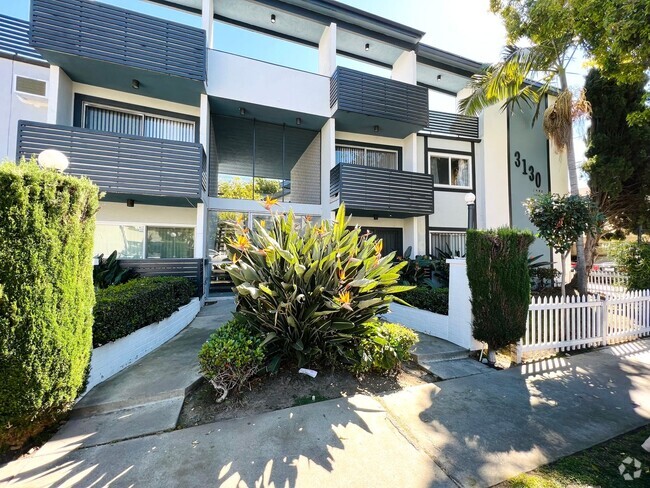 Building Photo - 3130 Durango Ave Rental