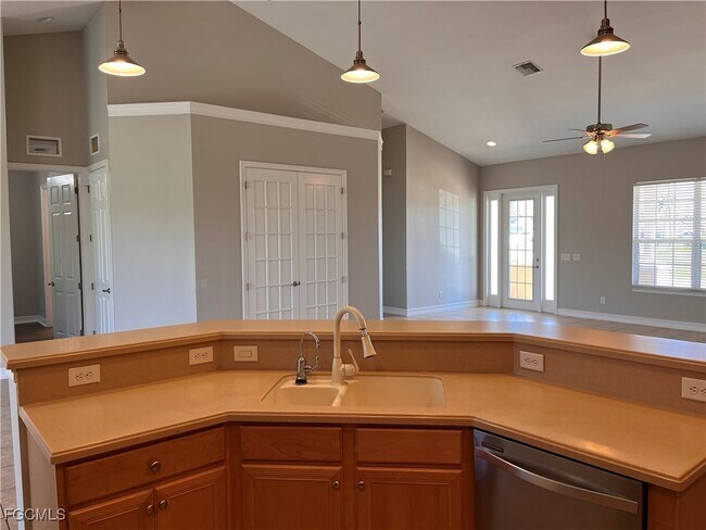 Photo - 1521 SW 22nd Pl