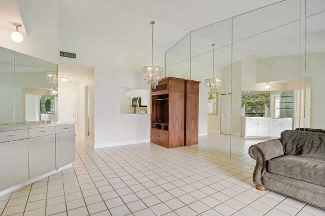 Photo - 3340 Lucerne Park Dr Unit 3340