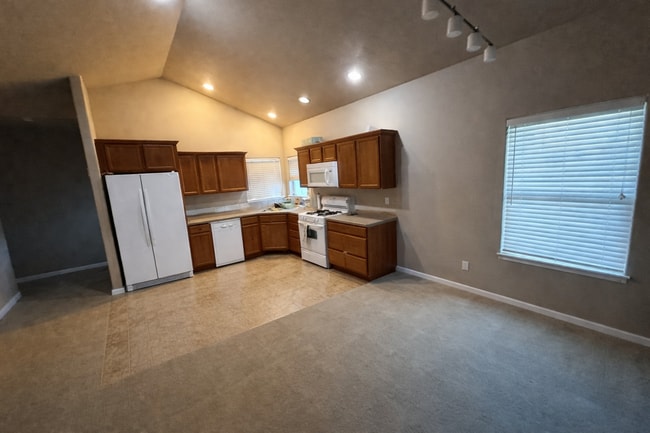 Photo - Charming 3-Bedroom Home in NE Bend, Oregon - PENDING APPLICATION