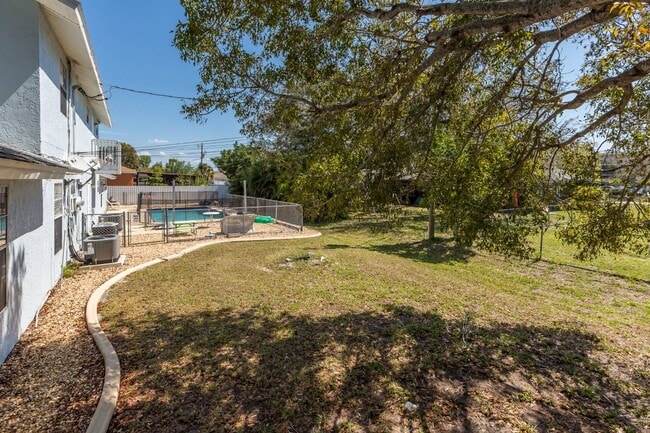 Photo - 128 SE 12th Ter