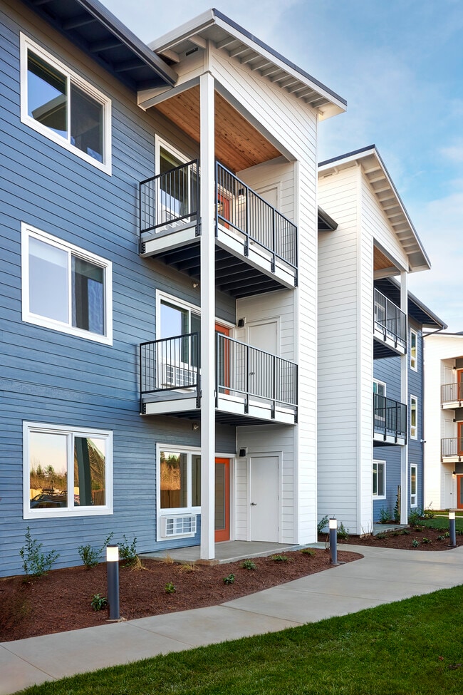 Wade Creek Commons Apartments Estacada, OR