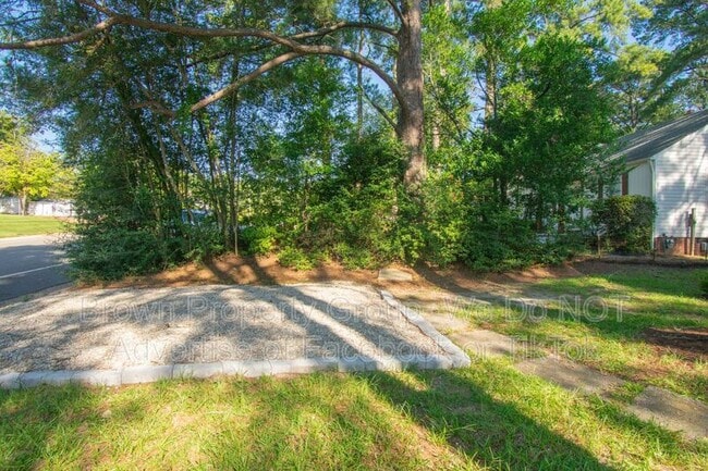 808 McKimmon Rd