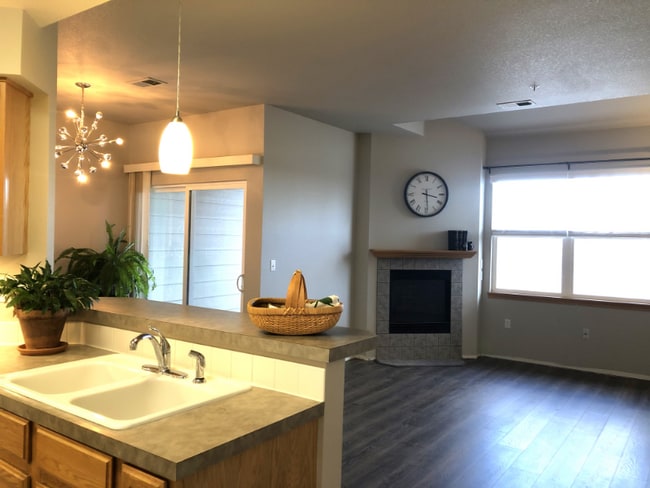 Photo - 4245 Boardwalk Dr Unidad F5