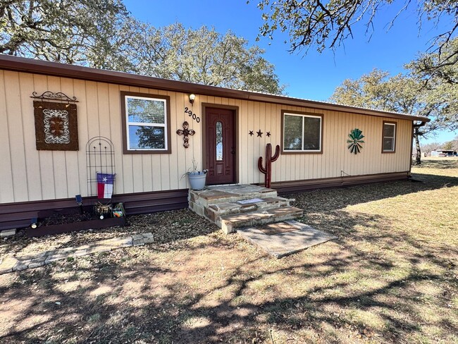 3/2 on 10 Acres in Bangs - 3/2 on 10 Acres in Bangs House