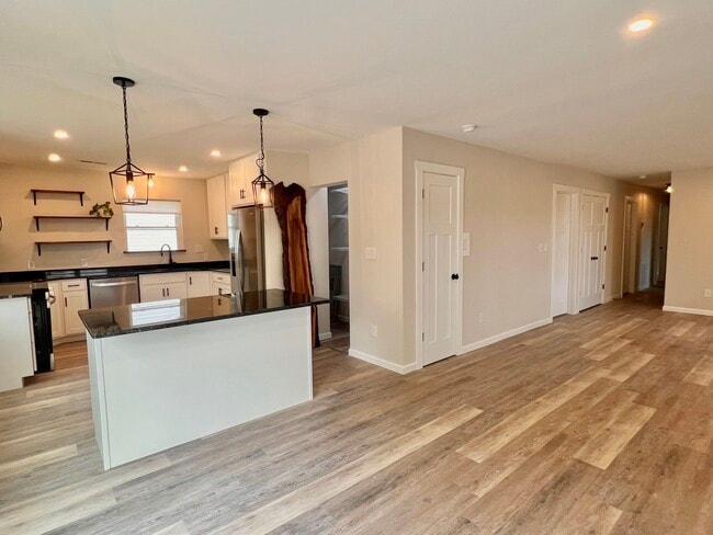 Photo - 217 Oak St