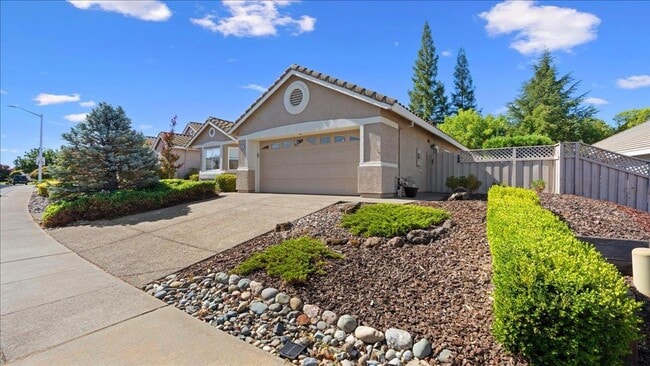 Photo - Charming Country Rose Home Located in Sun City Roseville a 55+ Community