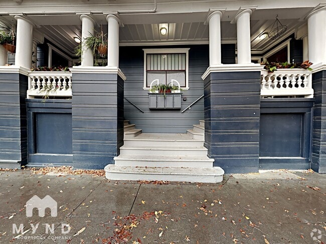 Building Photo - 821 14th St Rental
