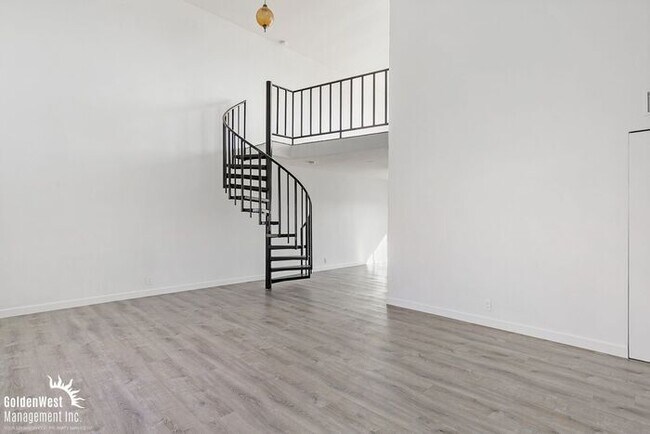 Photo - Stylish 1Bdm 2Ba Loft in Uptown Phoenix with Private Yard! Unit D3