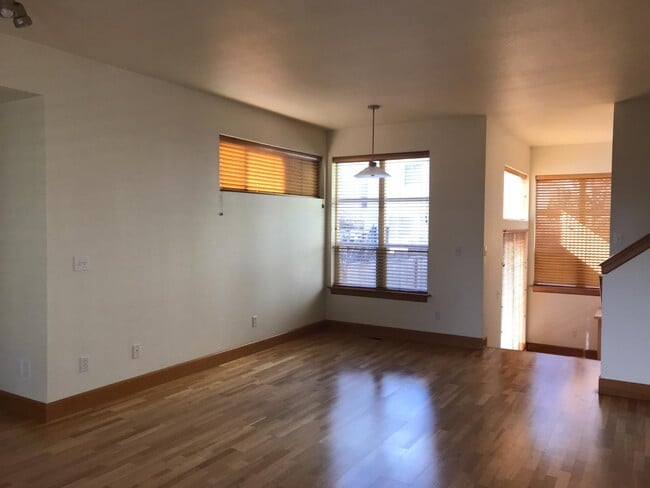 Photo - 3911 NE 9th Ave