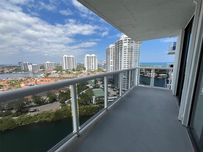 Building Photo - 20505 E Country Club Dr Unit 2132