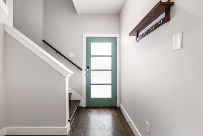 Photo - 1705 Weber St