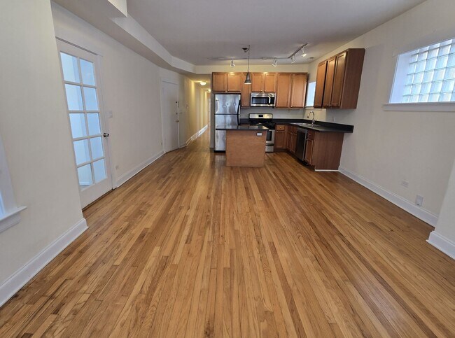 Photo - 4926 N Albany Ave Unidad 2N