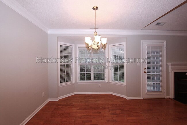 309 Hallwood Ct