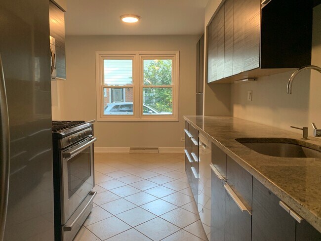 Photo - 811 Hibbard Rd