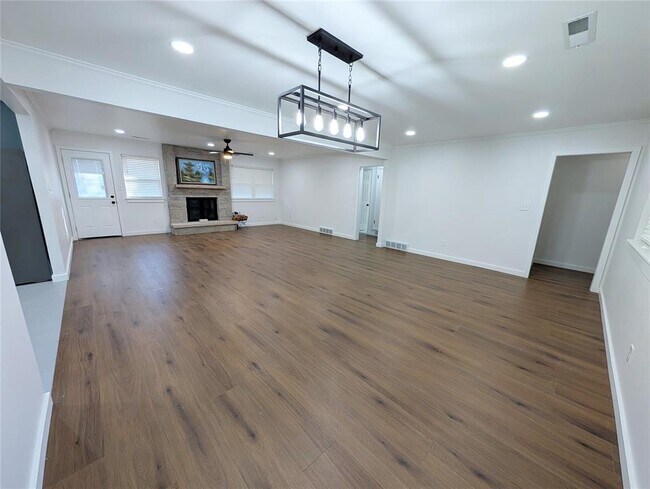 Photo - 3500 Bella Vista Dr