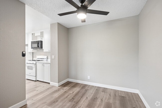 2BR, 1BA - 980SF - Dining Room - Parkview Apartments