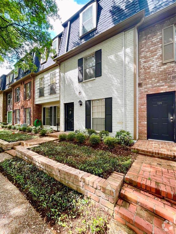 Building Photo - 361 N Post Oak Ln Unit 134 Rental