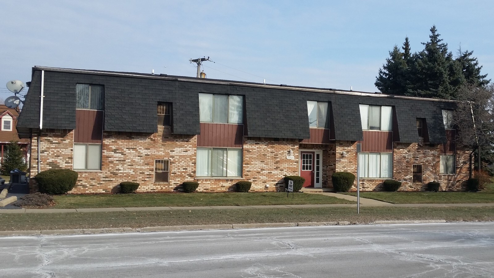 Photo - 24905 W Outer Dr Apartment Unit 8