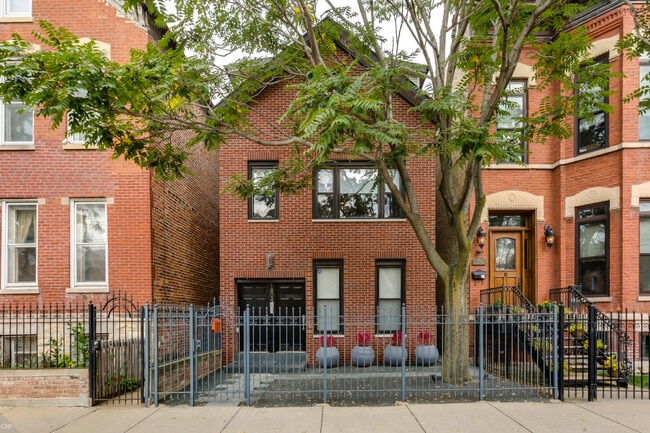 Exterior frontal - 1804 W Superior St Unidad #1