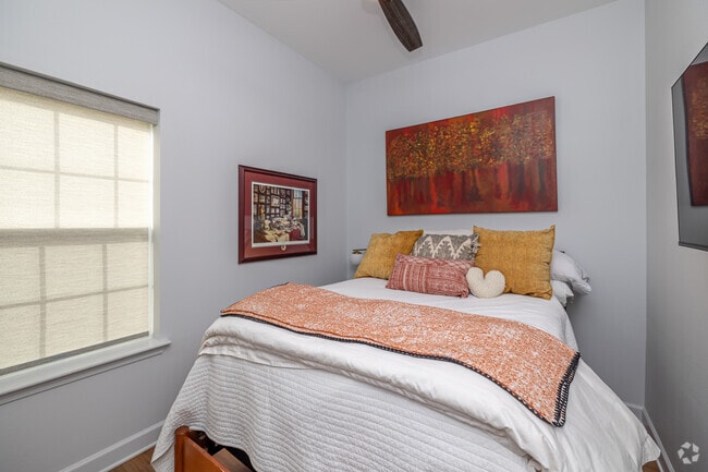 2BR, 2BA - 613SF - Second Bedroom