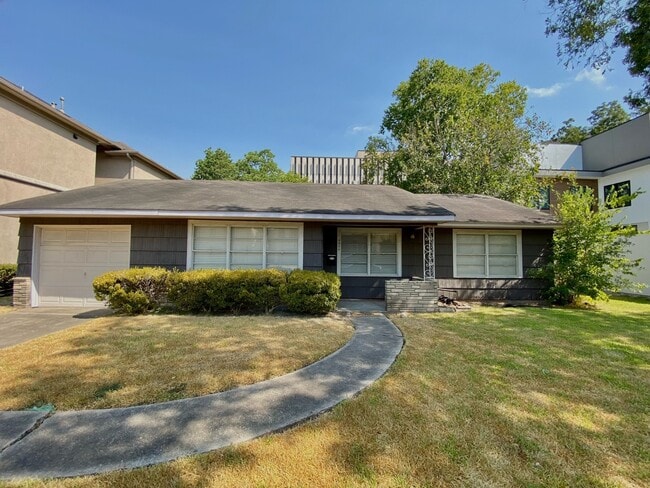 Building Photo - 4904 Tamarisk St Rental