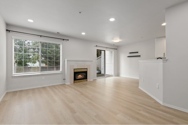 Photo - 4802 Nassau Ave NE