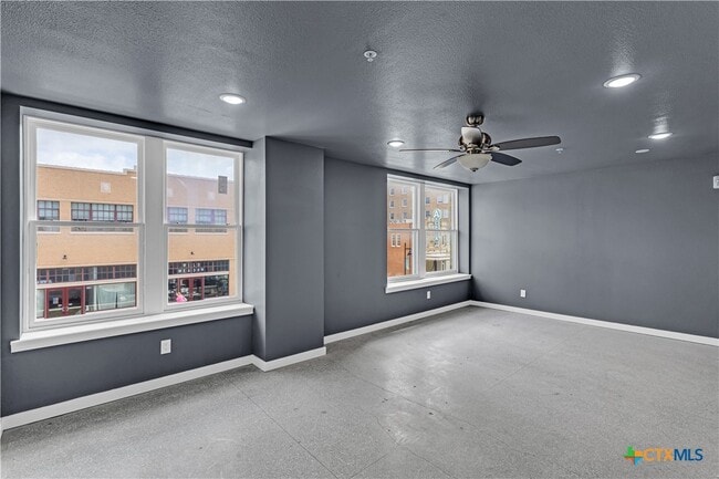 Photo - 103 E Central Ave