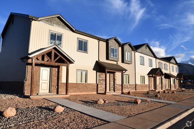 Building Photo - Cedar Pointe Student Housing Rental