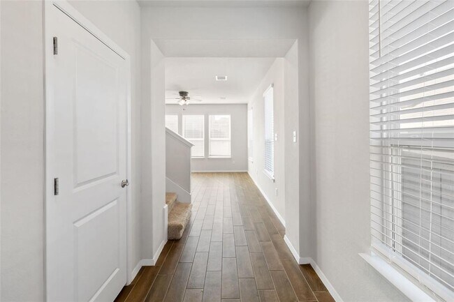 Photo - 5613 Respinto Dr