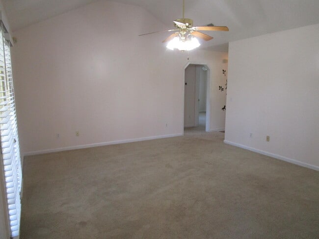 Photo - 2555 Nicholson Dr