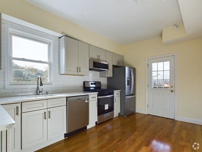 Building Photo - 41 Calumet St Unit #2 Rental