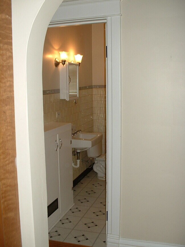 Photo - 304 S Madison St Unit 1B