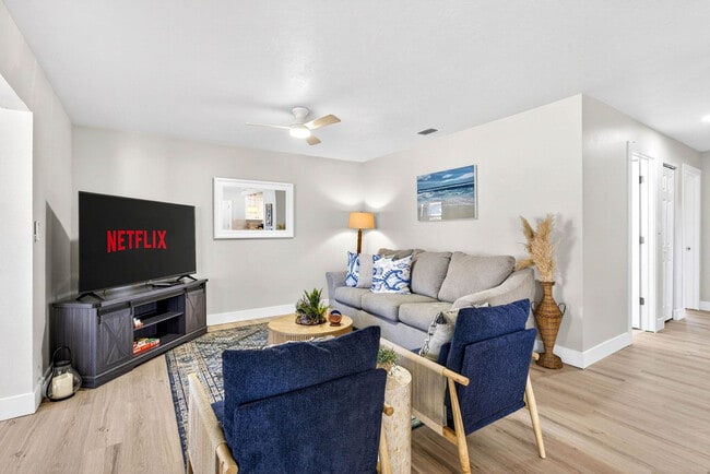 Building Photo - 153 Vista Hermosa Cir