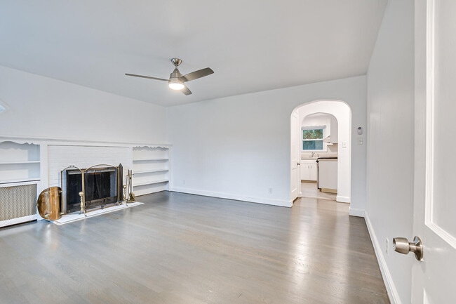Building Photo - 64 Boltin St Rental